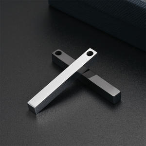 40 x 5 mm Mehrfarbiger Metallischer Edelstahl Rechteckiger Massiver Anhänger mit Loch zum Aufhängen Stahlstab-Ornament - Product Image 3