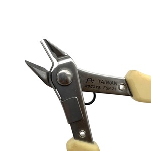 Cisailles multifonctionnelles en acier inoxydable japonais 420J2 personnalisables par OEM, pinces de coupe, poignées confortables en TPR, qualité industrielle - Product Image 5