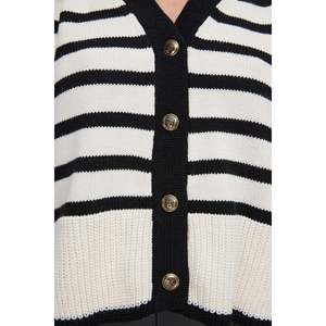 Cárdigan de Punto con Estampado Floral Informal, Técnicas de Tejido Jacquard, Decoración Bordada a Mano, Cierre de Botones para Invierno - Product Image 3