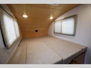 Nouvelle Arrivée 2023 : Caravane Teardrop Tout-Terrain Personnalisée en Usine avec Cuisine de Voyage LED Intégrée - Product Image 6