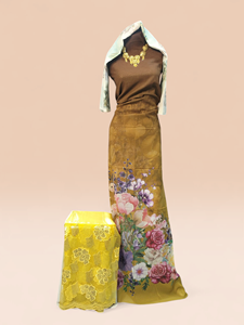Conjunto de Vestido Swiss Dirac Color Lavanda con Estampado Botánico, Chal Crema y Garbasaar Bordado en Lavanda - Product Image 3