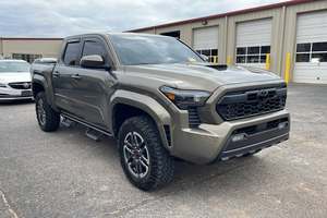 Toyota Tacoma 2025 Usada en Excelentes Condiciones - Product Image 2