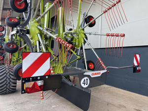 Claas Liner 4800 Business 4 Rotor Rake 13.6m Rotary Hay Rake Agricultural Forage Equipment for Sale - Product Image 3