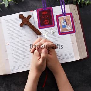 Escapularios Morados de Fieltro de Lana Religiosos de la Bendición y Protección Medalla Católica Collar de Escapulario Rosario - Product Image 4