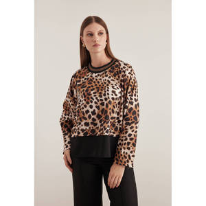 Blusa informal gótica con estampado de leopardo y cuello alto para mujer - Product Image 1