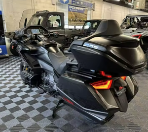 Motocicleta de Turismo Nueva de Alta Calidad 2025-2026, Gold Wing Tour DCT, Motor de 1833cc y 4 Tiempos - Product Image 2