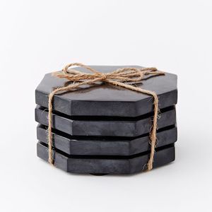 Posavasos elegantes de piedra de mármol blanco Juego de 2 posavasos redondos y octogonales para una elegante protección de mesa - Product Image 3