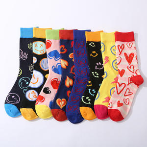 Chaussettes décontractées en coton durable pour hommes Design respirant pour un usage quotidien Couleurs classiques élégantes Logo personnalisé Option Chaussettes de sport - Product Image 3
