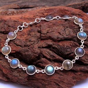 Pulsera de ajuste de bisel clásico de Plata de Ley 925 sólida, piedras preciosas redondas de labradorita de moda para regalo de boda o fiesta - Product Image 1