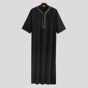 2024 VÊTEMENTS ISLAMIQUES DE HAUTE QUALITÉ NOIR À MANCHES COURTES THOBE HOMMES MUSULME MAROCAIN THOBE FABRIQUE SAOUDI IRAK ABAYA THOBE DERNIÈRE - Product Image 1