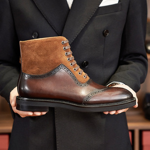 Botas de Media Pantorrilla de Cuero Marrón Esmerilado a la Moda con Diseño Ajustable para el Invierno y Ocasiones Festivas - Product Image 6