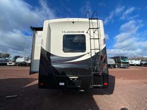 Autocaravana CLEAN 2020 T-h-o-r M-o-t-o-r C-o-a-c-h H-u-r-r-i-c-a-n-e 34J lista para la venta - Product Image 3