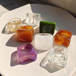 Anillos de Resina de Última Moda, Color Personalizado, Anillos de Dedo de Resina Epoxi con la Mejor Forma, Hechos a Mano, Altamente Pulidos, Embalaje Personalizado - Product Image 1