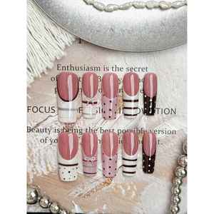 Uñas Postizas Ros Polka Press, Diseño Elegante en Rosa Rosado para un Estilo Moderno en el Arte de las Uñas - Product Image 2