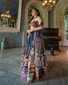 Navratri Heavy Party Wear Lourd Beurre Soie Numérique Imprimé et Véritable Miroir Travail Lehenga Choli Avec Travail À La Main Fantaisie Dentelle Dupatta - Product Image 2