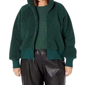 Chaqueta de Forro Polar Estilo Sherpa para Mujer, Color Verde Oscuro, Chaqueta Casual de Invierno con Diseño Personalizado y Dobladillo Elástico - Product Image 1