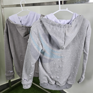 เสื้อฮู้ดดี้ผู้ชายแบบดิสเทรส ดีไซน์ยอดเยี่ยม ผ้าเฟรนช์เทอร์รี่ คอตัดเย็บ สไตล์สตรีทแวร์ คุณภาพดี ขายส่ง เสื้อฮู้ดดี้แบบขาดๆ สั่งทำได้ - Product Image 3