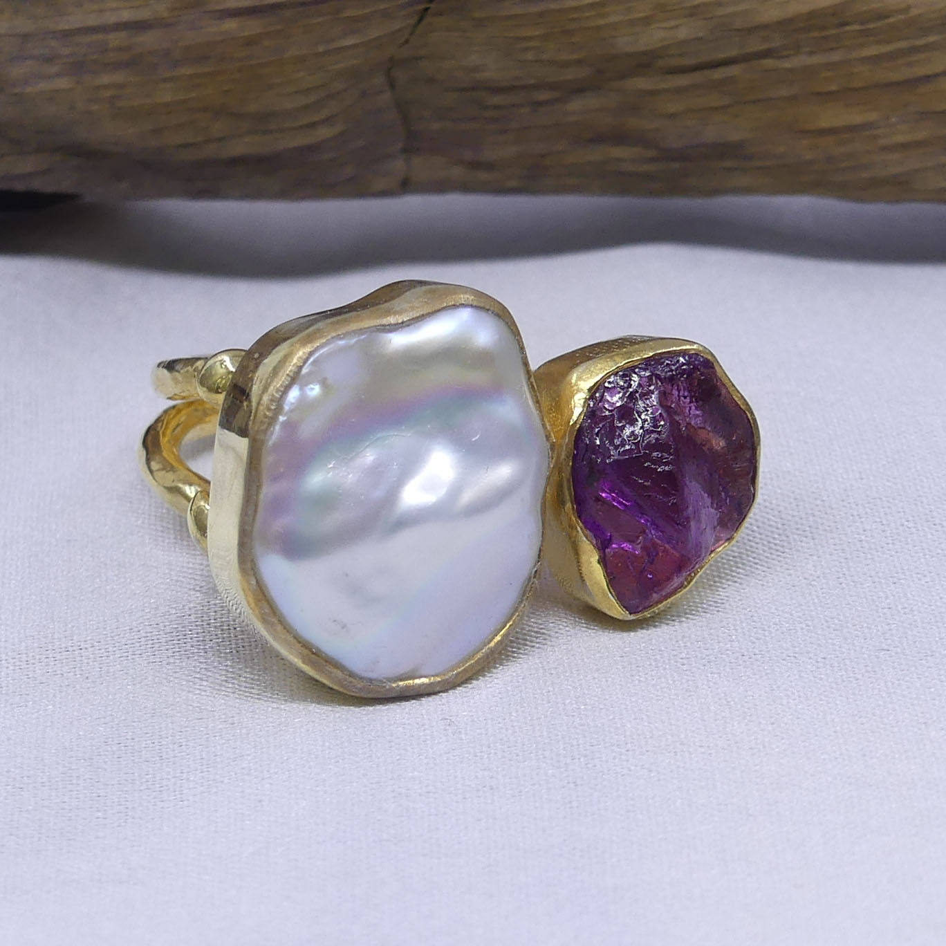 สีเหลือง