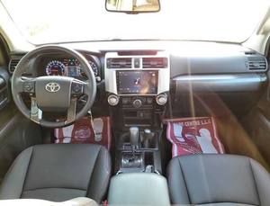 Occasion pour Toyota 4Runner avec sièges en cuir intérieur foncé et transmission intégrale 12 mois de garantie Vente en ligne - Product Image 6