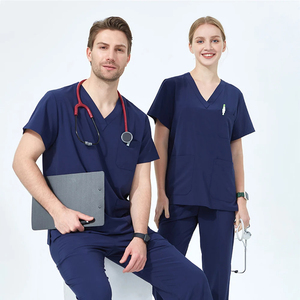 Venta al por mayor de uniformes de moda para mujer tela de algodón suave manga corta ropa médica Jogger conjunto logotipo personalizado - Product Image 3