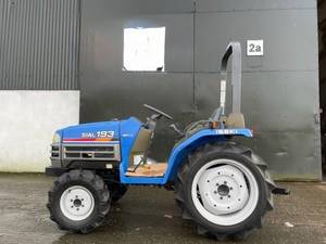 Envío Gratis SIAL TF-193 Tractor Compacto 4WD de 19.2HP, Diésel de 3 Cilindros y 1.1L, Transmisión Shuttle de 6 Velocidades, PTO de 540 RPM, Enganche de 3 Puntos y ROPS Plegable - Product Image 2
