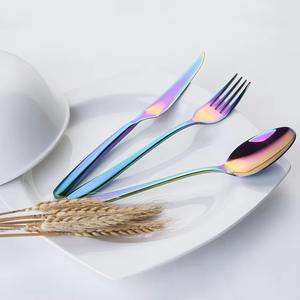 Ensembles de couverts colorés au design unique et exquis moderne personnalisé en gros avec couteau, fourchette et cuillère - Product Image 2
