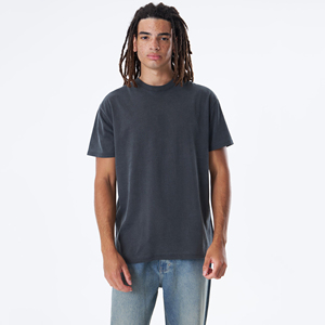 เสื้อยืดสำหรับผู้ชายทรงสลิมฟิตผ้าถักลายตัวอักษรแขนสั้นคอกลมดีไซน์ตามสั่งฤดูร้อน - Product Image 5