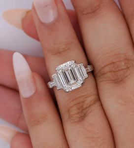 แหวนชุบเงินสเตอร์ลิง925แข็งแหวนทองคำขาวประดับเพชรที่ตัดด้วยมรกตสำหรับเครื่องประดับแฟชั่นสตรี - Product Image 5