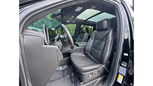 2023 Ca-dill-ac Escalade-V V-Series soigneusement utilisé - Product Image 5