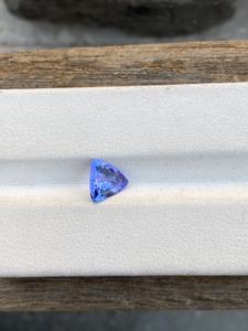 Grade AAA Naturel Non Chauffé Bio Couleur Tanzanite Trillion Cut Pierre 0.94 Carat Excellente Couleur Naturel Zoisite Loupe Propre - Product Image 2