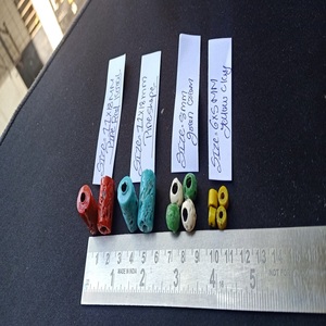 Perles de verre anciennes vintage sur mesure en tailles assorties, idéales pour les créateurs de bijoux - Product Image 1