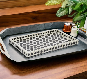 Bandeja con incrustaciones de hueso artesanal La bandeja para servir con incrustaciones de resina y hueso artesanal más vendida a un precio asequible - Product Image 1