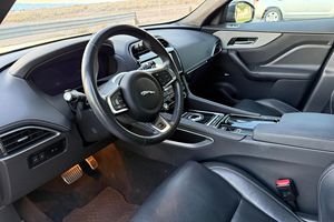 2020 F-Pace S ไมล์น้อย เครื่องยนต์สมบูรณ์ ระบบเกียร์อัตโนมัติ หลังคาพาโนรามา ไฟ LED พร้อมส่ง - Product Image 2