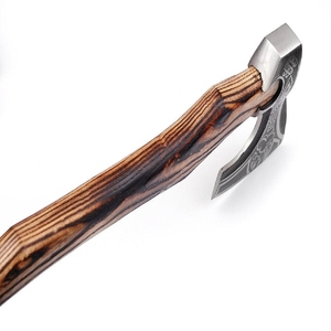 ขวานเหล็กคาร์บอนสูงแบบกำหนดเองขวานเกรดอุตสาหกรรมที่แกะสลักด้วยมือพร้อมด้ามจับไม้แฮนด์เมดสำหรับตั้งแคมป์ - Product Image 4