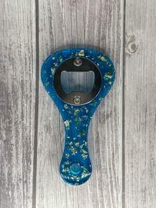 Abrebotellas de resina moderno con acabado brillante, perfecto para servir a los invitados en fiestas, eventos y celebraciones de inauguración de la casa - Product Image 4