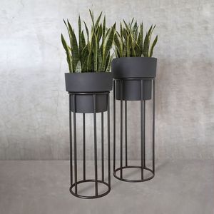 กระถางต้นไม้โลหะทรงยาวสีเงิน ดีไซน์เรียบหรู เหมาะสำหรับบ้านสมัยใหม่และพื้นที่สำนักงานมืออาชีพ - Product Image 1