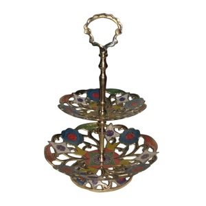Bol de fruits rond à deux niveaux en laiton fait à la main de haute qualité avec gravure multicolore et fini polonais pour une utilisation en cuisine - Product Image 1
