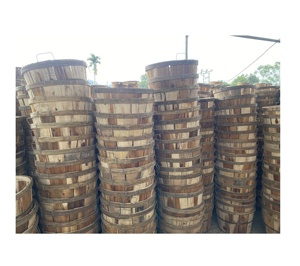 Vietnam Factory <b>Lidded</b> Pine Wooden <b>Basket</b> with Wire Handle and Bamboo Cover for Crab Fish Fruit and Gift Display - Product Image 2