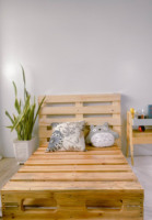 2024 Últimos diseños contemporáneos de cama de madera maciza Cama de pared al por mayor Hecho en Vietnam