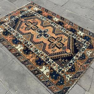 Tapis d'appoint vintage 3,9x5,8 pi (118x177 cm), tapis turc patchwork marron - Product Image 2