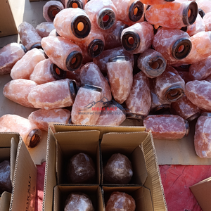 โคมไฟเกลือหิมาลัยสีชมพูธรรมชาติ น้ำหนัก 5-7 กก. แกะสลักด้วยมือ เป็นมิตรกับสิ่งแวดล้อม เสริมฮวงจุ้ย ของขวัญและของตกแต่ง ผลิตในปากีสถาน - Product Image 3