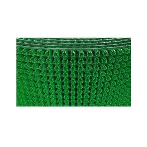 Estera de césped artificial antideslizante de alta demanda, estera de césped decorativa para áreas de juego interiores y patios escolares disponibles al mejor precio - Product Image 1