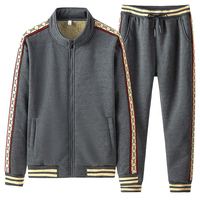 Ensemble de sweat à capuche chaud d'hiver avec fermeture à glissière en polaire brodée pour vêtements de sport Styled as Mens Track Suit