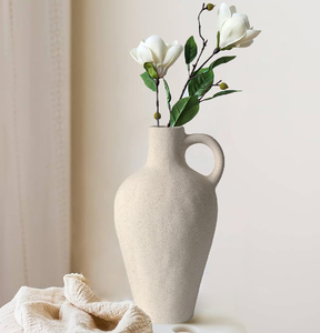 Juego de jarrones de cerámica abstractos de color naranja. Estilo funky y contemporáneo. Disponible a precios de mayoreo - Product Image 4