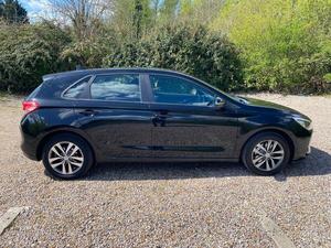 HYUNDAI I30 1.0 T-GDI 2017 USADO, Volante a la Izquierda/Derecha - Product Image 2