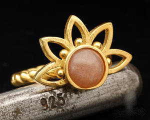 Anillo de Plata de Ley 925 con Diseño Clásico y Moderno para Mujer, con Piedra del Sol Dorada de 8x8mm, Chapado en Oro, con Engaste de Garras, para Aniversario de Bodas - Product Image 1