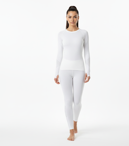 Traje Térmico SilkenWarm Blanco para Mujer, Manga Larga, Tejido Suave y Transpirable, Diseñado para una Comodidad Elegante en Invierno - Product Image 4