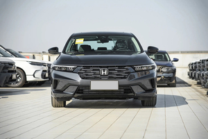 รถยนต์ปี 2025 ฮอนด้า แอคคอร์ด 5 ที่นั่ง พรีเมียม ซีดาน เกียร์ CVT สมูท ไฮบริด ประหยัดน้ำมัน ระบบความปลอดภัยขั้นสูง รถมือสองที่สะดวกสบาย - Product Image 4