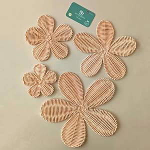 Colgante de pared decorativo para salas de estar Panel de Arte de madera hecho a mano con detalles de cuentas y lentejuelas - Product Image 1