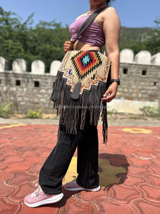 Nouveau sac à main de couverture selle élégant occidental véritable fabriqué à la main aztèque Multi couleur cuir repoussé sangle perlée gland sacs à bandoulière - Product Image 3